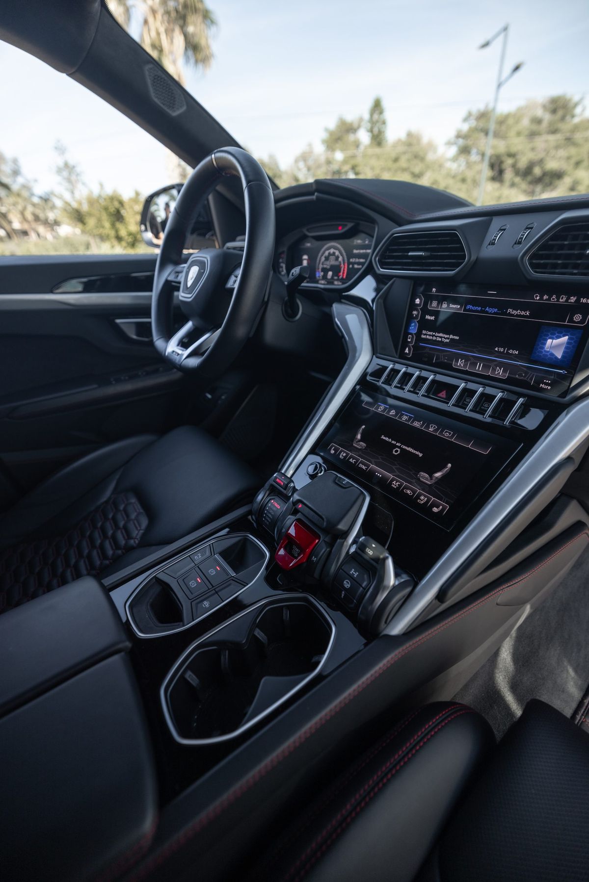 Lamborghini Urus photo 10