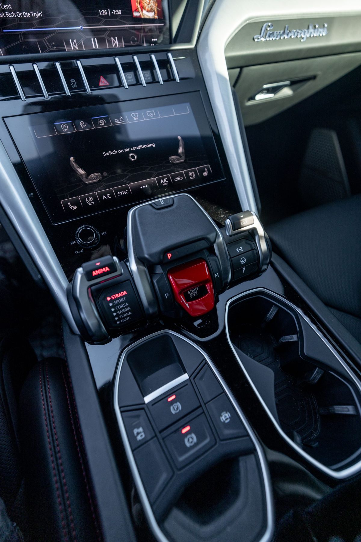 Lamborghini Urus photo 11