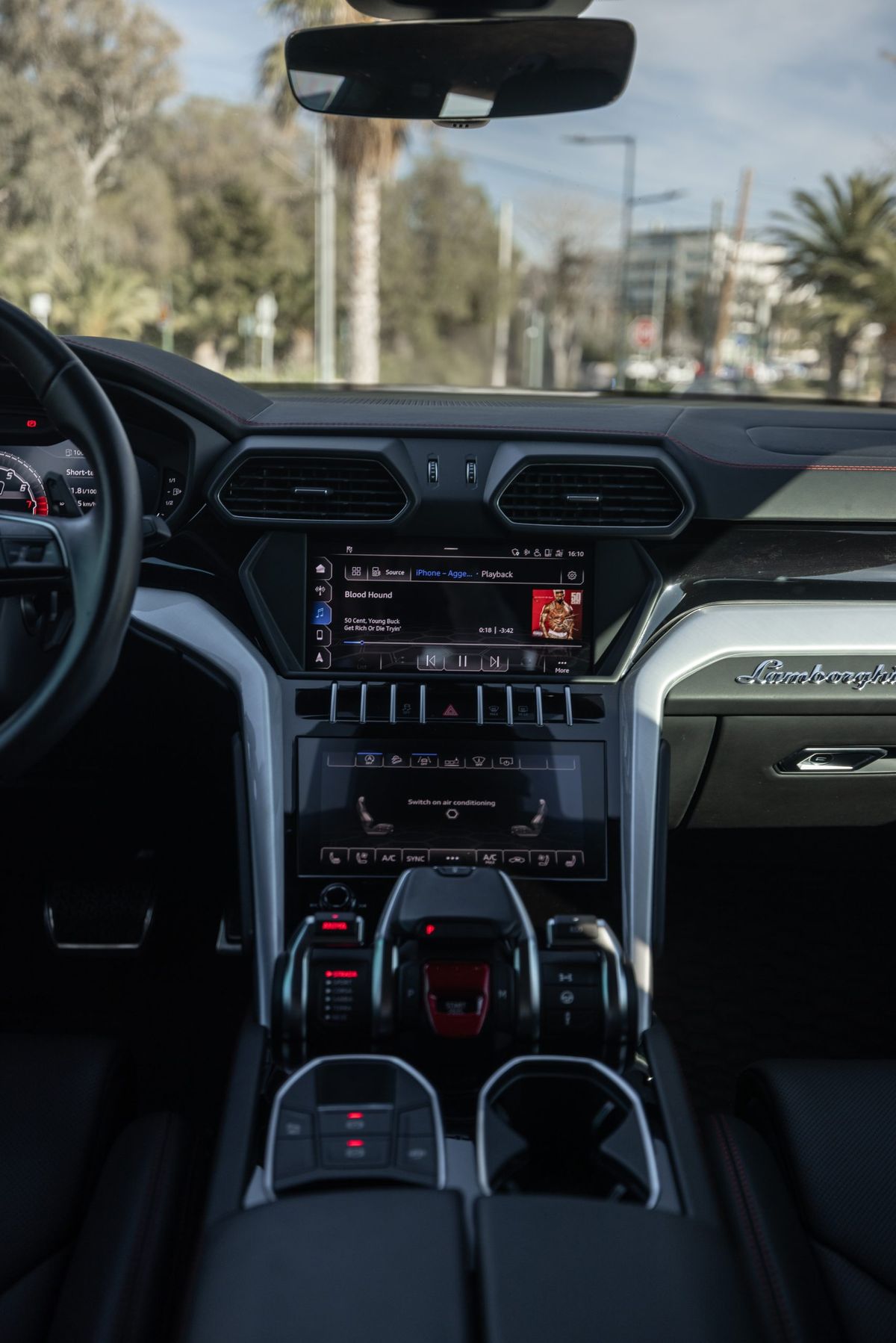 Lamborghini Urus photo 14