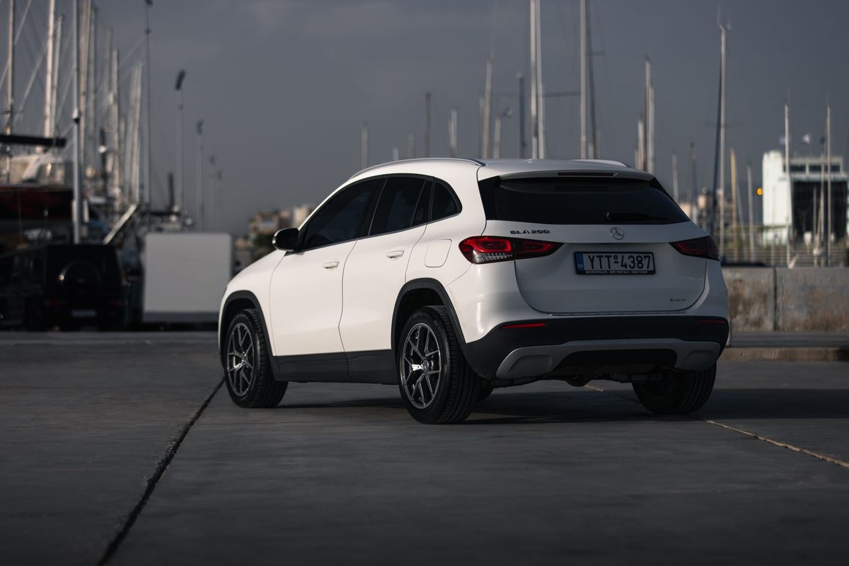 Mercedes GLA 200 photo 2