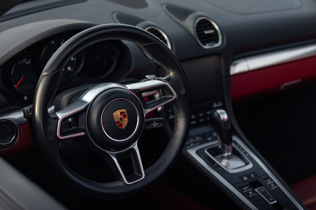 Porsche 718 Boxster photo 5